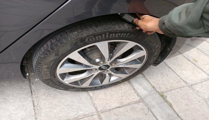 2016 Hyundai Verna 1.6 VTVT SX AT, Petrol, Automatic, 54,716 km, tyre