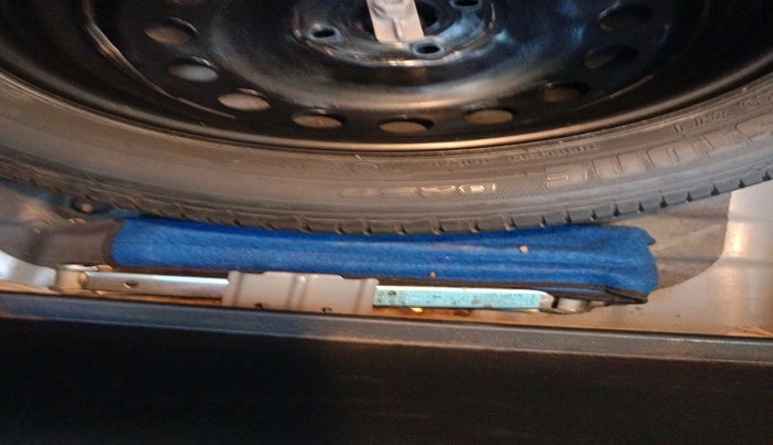 2016 Hyundai Verna 1.6 VTVT SX AT, Petrol, Automatic, 54,716 km, tyre