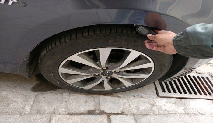 2016 Hyundai Verna 1.6 VTVT SX AT, Petrol, Automatic, 54,716 km, tyre