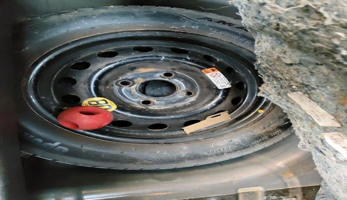 2020 Ford FREESTYLE TITANIUM 1.2 PETROL, Petrol, Manual, 1,08,233 km, tyre