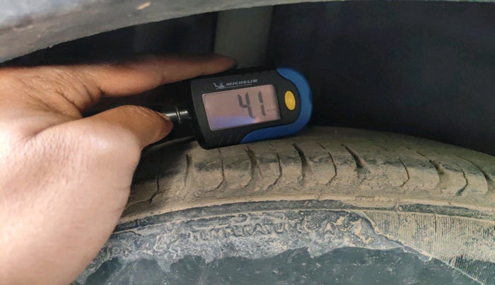 2020 Ford FREESTYLE TITANIUM 1.2 PETROL, Petrol, Manual, 1,08,233 km, tyre