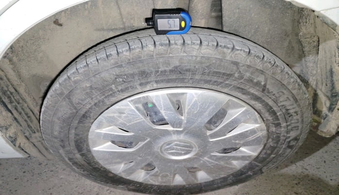 2017 Maruti Dzire VXI, CNG, Manual, 89,892 km, tyre