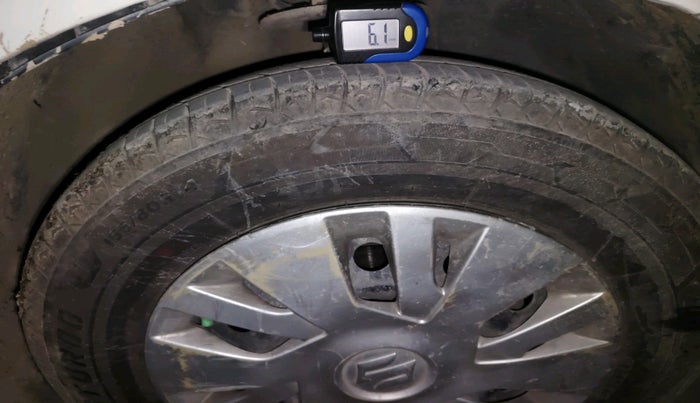 2017 Maruti Dzire VXI, CNG, Manual, 89,892 km, tyre