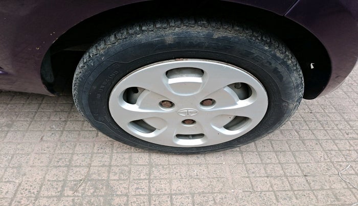 2015 Tata Nano TWIST XTA, Petrol, Automatic, 30,842 km, tyre