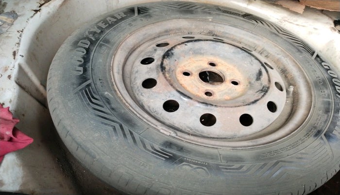 2014 Maruti Swift Dzire VDI, Diesel, Manual, 1,90,724 km, tyre