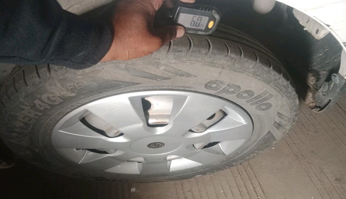 2013 Maruti Wagon R 1.0 LXI, Petrol, Manual, 1,07,729 km, tyre