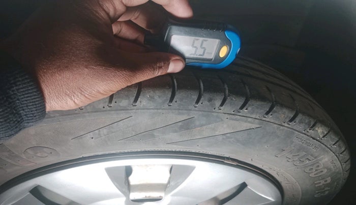 2013 Maruti Wagon R 1.0 LXI, Petrol, Manual, 1,07,729 km, tyre