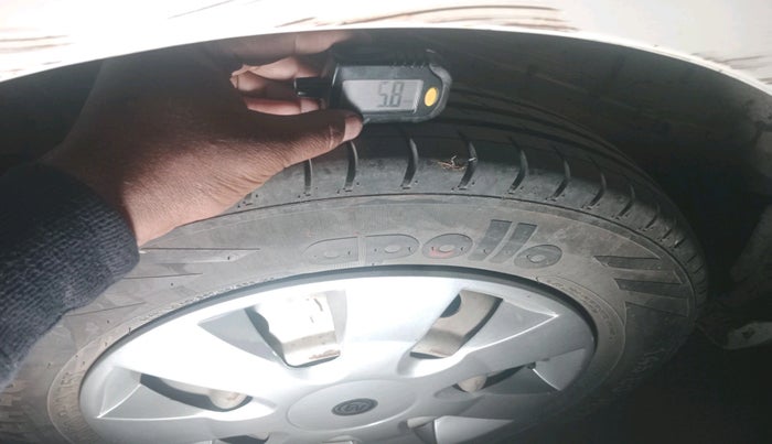 2013 Maruti Wagon R 1.0 LXI, Petrol, Manual, 1,07,729 km, tyre