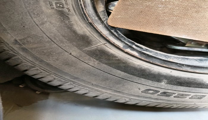 2013 Hyundai i10 MAGNA 1.2, Petrol, Manual, 74,133 km, tyre