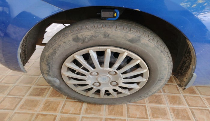 2017 Hyundai Eon D-LITE+, Petrol, Manual, 88,040 km, tyre