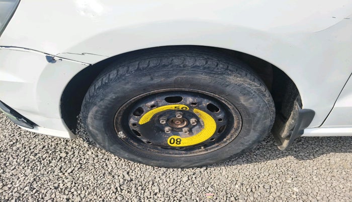 2017 Volkswagen Ameo COMFORTLINE 1.2L, Petrol, Manual, 1,90,905 km, tyre