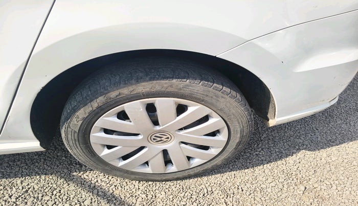 2017 Volkswagen Ameo COMFORTLINE 1.2L, Petrol, Manual, 1,90,905 km, tyre