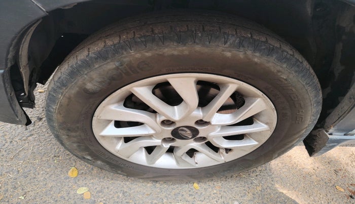 2016 Mahindra Kuv100 K8 6 STR, Petrol, Manual, 1,30,546 km, tyre