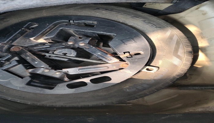 2016 Mahindra Kuv100 K8 6 STR, Petrol, Manual, 1,30,546 km, tyre