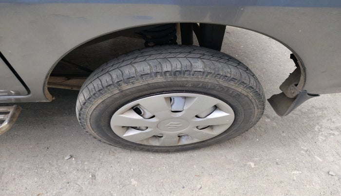 2022 Maruti Eeco 5 STR AC CNG (O), Petrol, Manual, 22,608 km, tyre