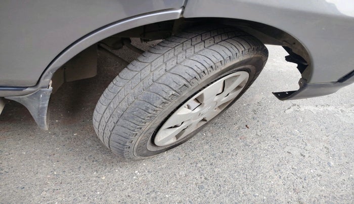 2022 Maruti Eeco 5 STR AC CNG (O), Petrol, Manual, 22,608 km, tyre