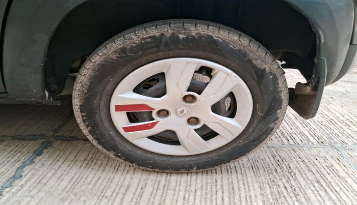 2016 Renault Kwid RXT 0.8, Petrol, Manual, 52,259 km, tyre