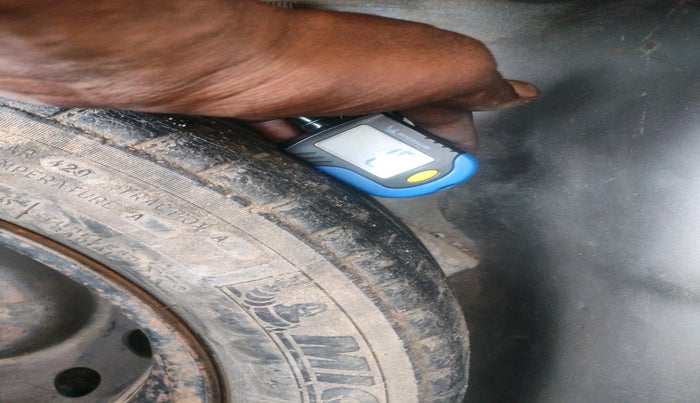 2012 Hyundai Eon MAGNA +, Petrol, Manual, 1,10,864 km, tyre