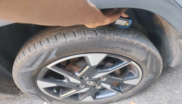 2022 Tata PUNCH CREATIVE  AMT, Petrol, Automatic, 48,737 km, tyre