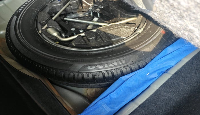 2021 Tata ALTROZ XZ PETROL, Petrol, Manual, 54,499 km, tyre