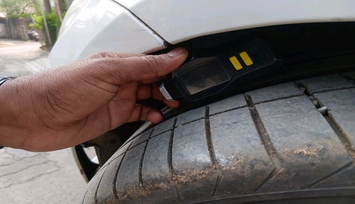 2014 BMW 3 Series 320D GT LUXURY LINE, Diesel, Automatic, 68,835 km, tyre