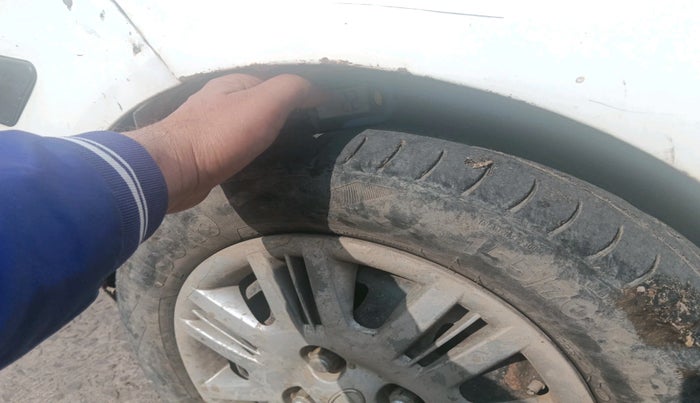 2011 Hyundai Santro Xing GLS, Petrol, Manual, 2,90,083 km, tyre