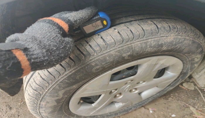 2019 Hyundai VENUE S 1.4 CRDI, Diesel, Manual, 1,06,512 km, tyre