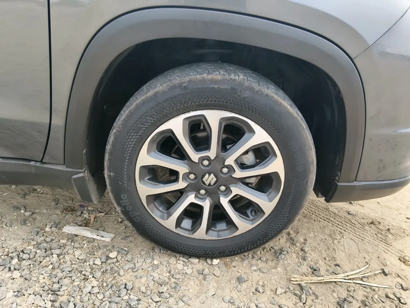 2022 Maruti Grand Vitara ZETA SMART HYBRID, Petrol, Manual, 90,682 km, tyre