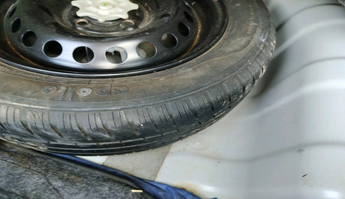 2014 Hyundai Xcent S (O) 1.2, Petrol, Manual, 58,001 km, tyre