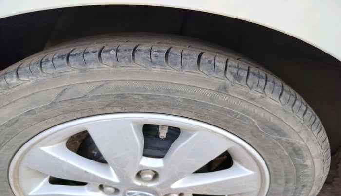 2014 Hyundai Xcent S (O) 1.2, Petrol, Manual, 58,001 km, tyre