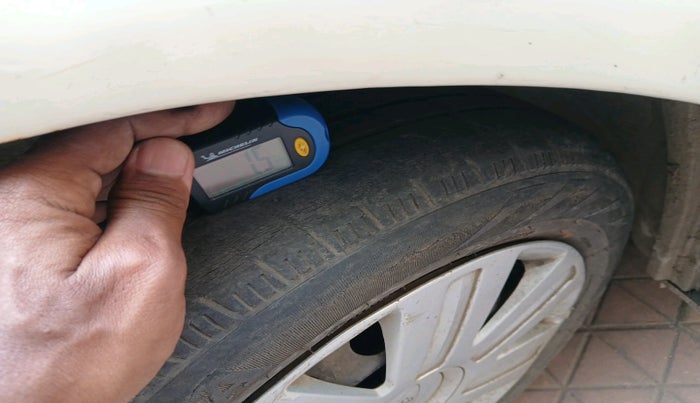 2011 Ford Figo ZXI 1.2 PETROL, Petrol, Manual, 70,661 km, tyre