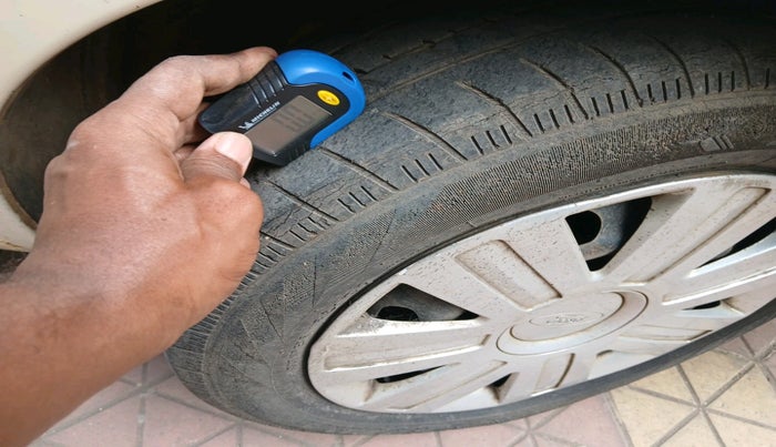 2011 Ford Figo ZXI 1.2 PETROL, Petrol, Manual, 70,661 km, tyre