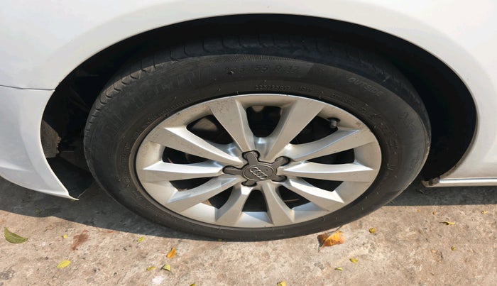 2011 Audi A6 2.8 FSI, Petrol, Automatic, 66,132 km, tyre