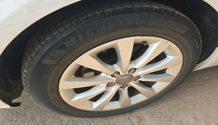 2011 Audi A6 2.8 FSI, Petrol, Automatic, 66,132 km, tyre