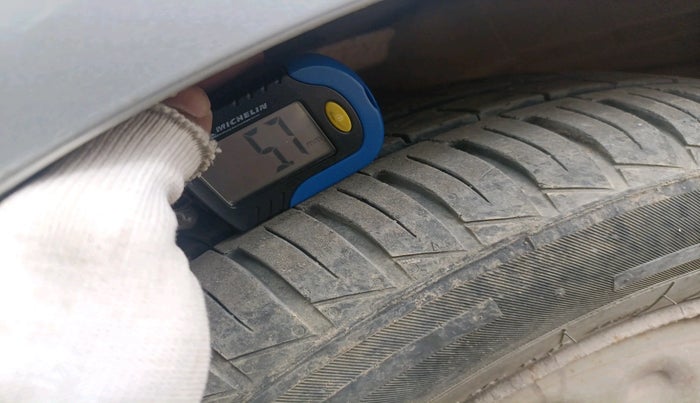 2012 Chevrolet Beat PS PETROL, Petrol, Manual, 32,097 km, tyre