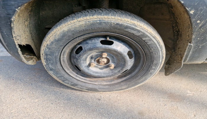 2018 Renault Kwid CLIMBER 1.0, Petrol, Manual, 1,02,966 km, tyre