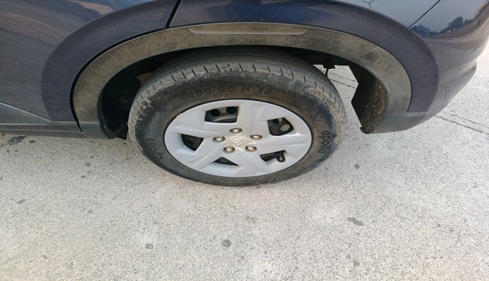 2022 Hyundai VENUE S 1.2, Petrol, Manual, 62,061 km, tyre