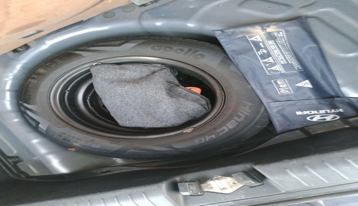 2022 Hyundai VENUE S 1.2, Petrol, Manual, 62,061 km, tyre