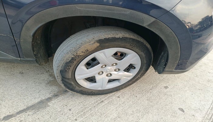 2022 Hyundai VENUE S 1.2, Petrol, Manual, 62,061 km, tyre