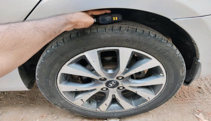 2014 Hyundai Verna FLUIDIC 1.6 CRDI SX, Diesel, Manual, 86,690 km, tyre