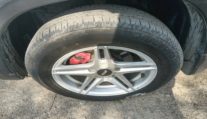 2019 Maruti Vitara Brezza VDI, Diesel, Manual, 1,10,330 km, tyre