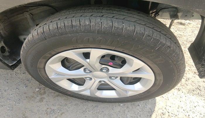 2025 KIA SONET HTE (O) 1.2 Petrol MT, Petrol, Manual, 184 km, tyre