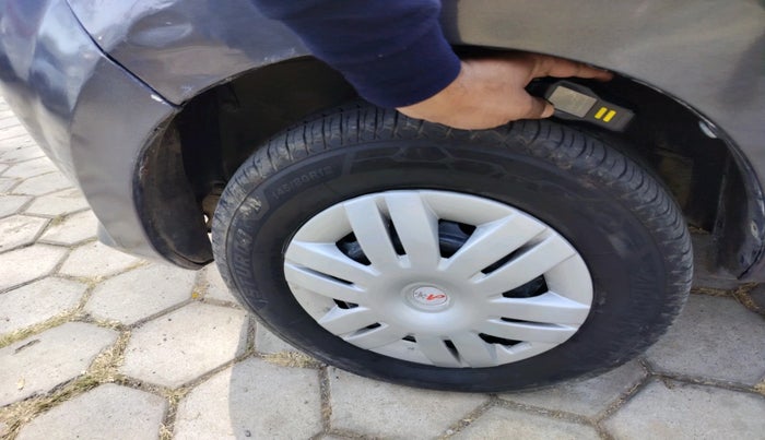 2015 Maruti Alto 800 LXI, Petrol, Manual, 79,741 km, tyre