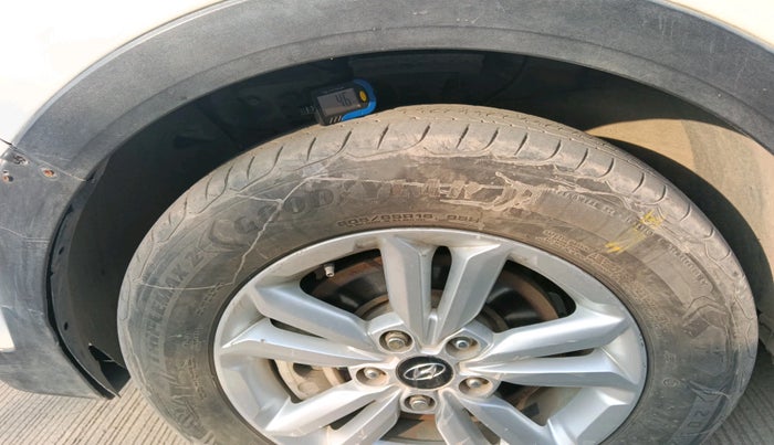 2017 Hyundai Creta SX PLUS 1.6 DIESEL, Diesel, Manual, 85,606 km, tyre