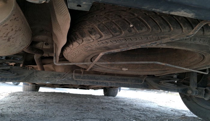 2014 Nissan Terrano XL D THP 110 PS, Diesel, Manual, 1,57,382 km, tyre