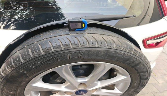 2018 Ford Ecosport TITANIUM 1.5L DIESEL, Diesel, Manual, 1,52,808 km, tyre