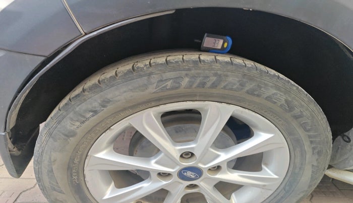 2018 Ford Ecosport TITANIUM 1.5L DIESEL, Diesel, Manual, 1,52,808 km, tyre