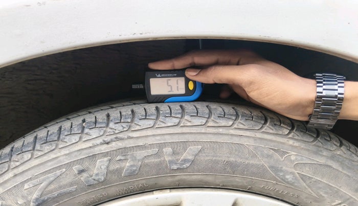 2015 Maruti Ertiga VXI CNG, Petrol, Manual, 85,178 km, tyre