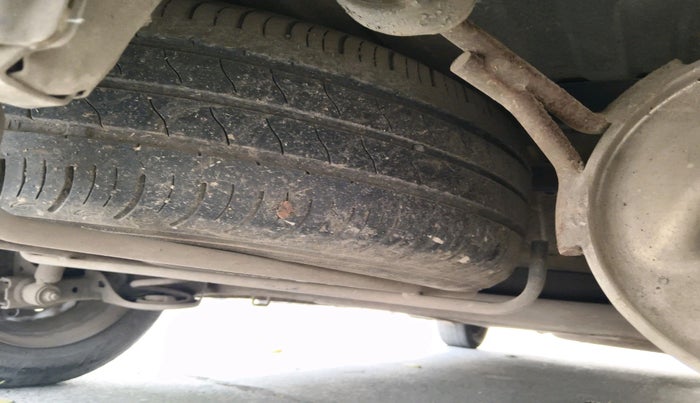 2015 Maruti Ertiga VXI CNG, Petrol, Manual, 85,178 km, tyre