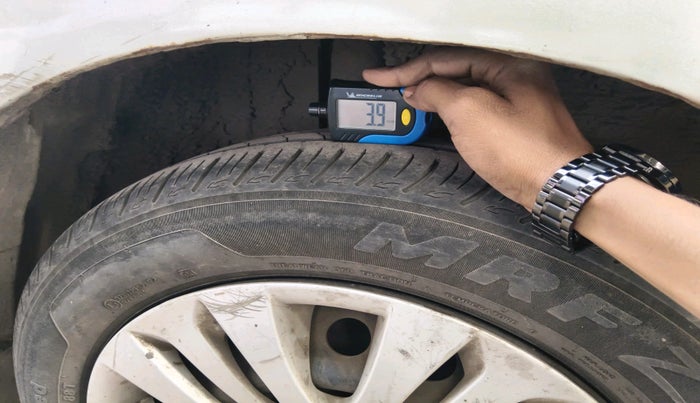 2015 Maruti Ertiga VXI CNG, Petrol, Manual, 85,178 km, tyre